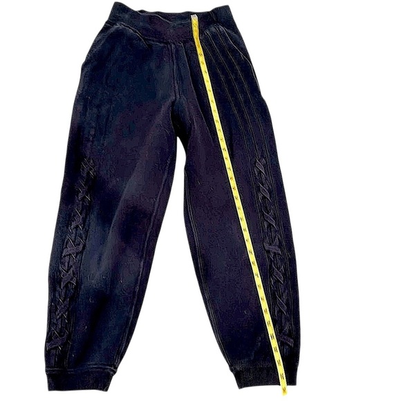 Lululemon Jogger Sweatpants - Picture 2 of 16